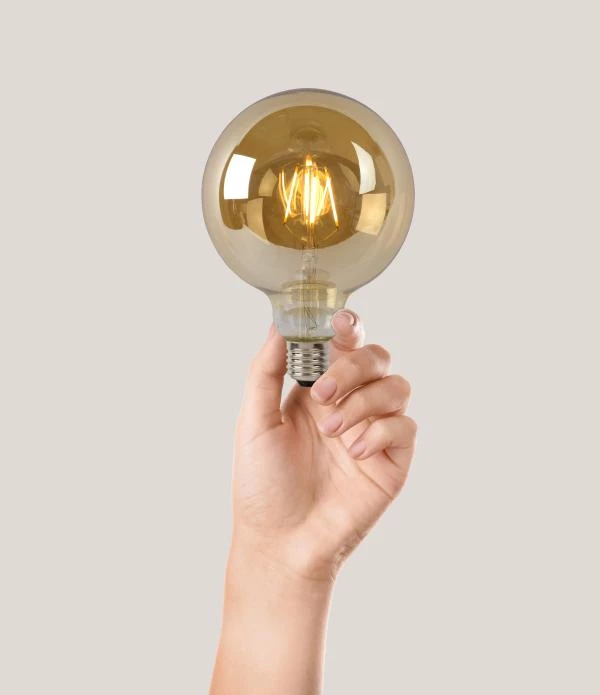 Lucide G125 - Filament bulb - Ø 12,5 cm - LED Dim. - E27 - 1x8W 2700K - Amber - atmosphere 1